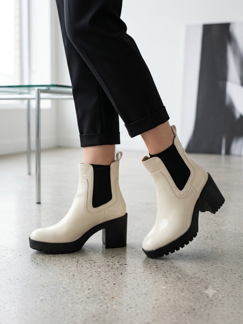Chinese Laundry Cream Platform Chelsea Boots Size 9.5 NWOB